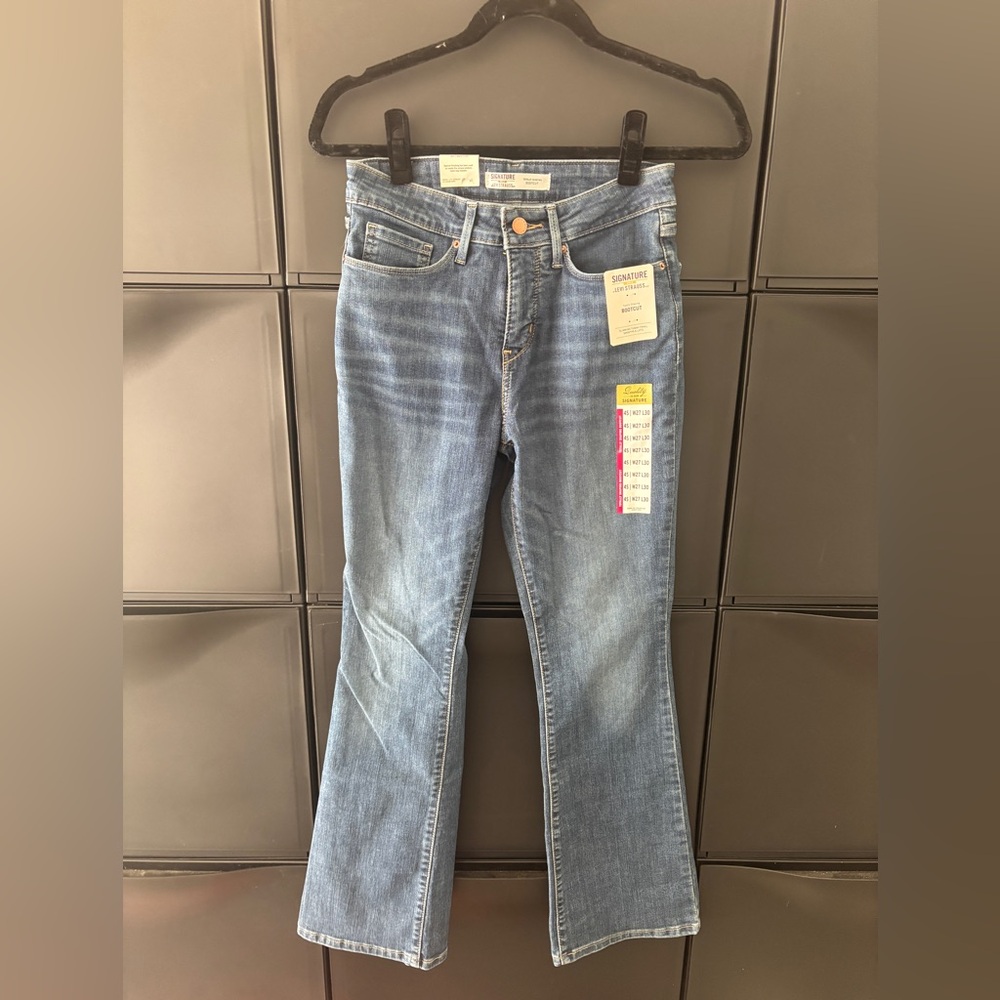 Signature by Levi Strauss Women's Light Blue Flare Jeans